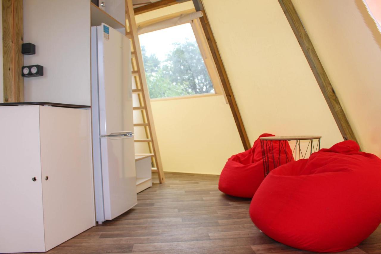Camping Au Bois Dormant Hotel Chauffour-sur-Vell Exterior photo